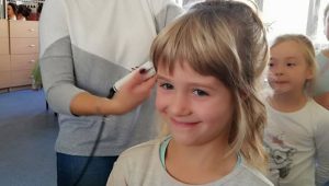 Warsztaty fryzjerskie dla uczniów Zespołu Szkolno-Przedszkolnego nr 1 w Piekarach Śląskich