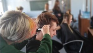 DARMOWE USŁUGI FRYZJERSKIE W ZSTZ