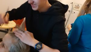 KOLEJNE DARMOWE STRZYŻENIE